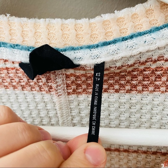 Urban Outfitters Out From Under Jojo Oversized Waffle Knit Top Sz XS - Picture 5 of 9